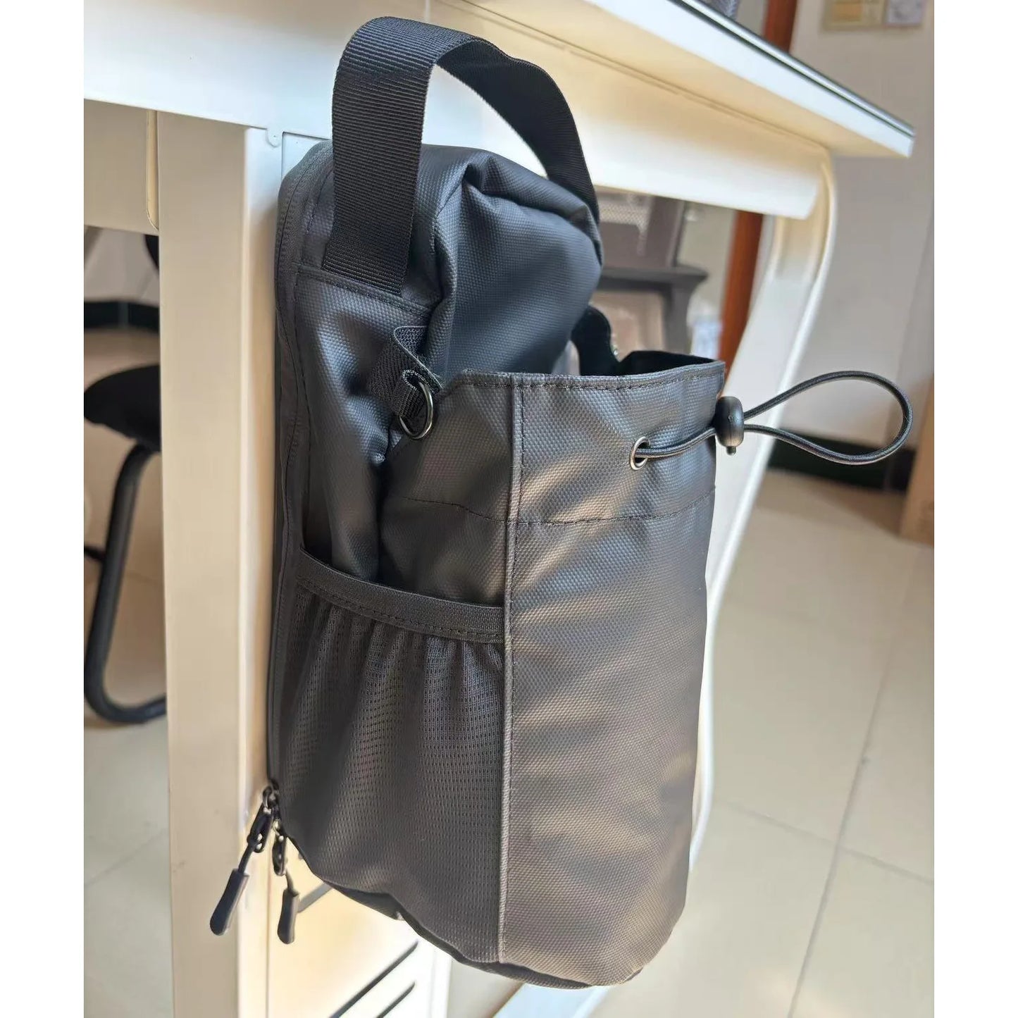 Hot-selling Magnetic Water Bottle Bag, Multi-purpose Outdoor Slanted Water Cup Bag, Gym Magnetic Water Bottle Hanging Bag